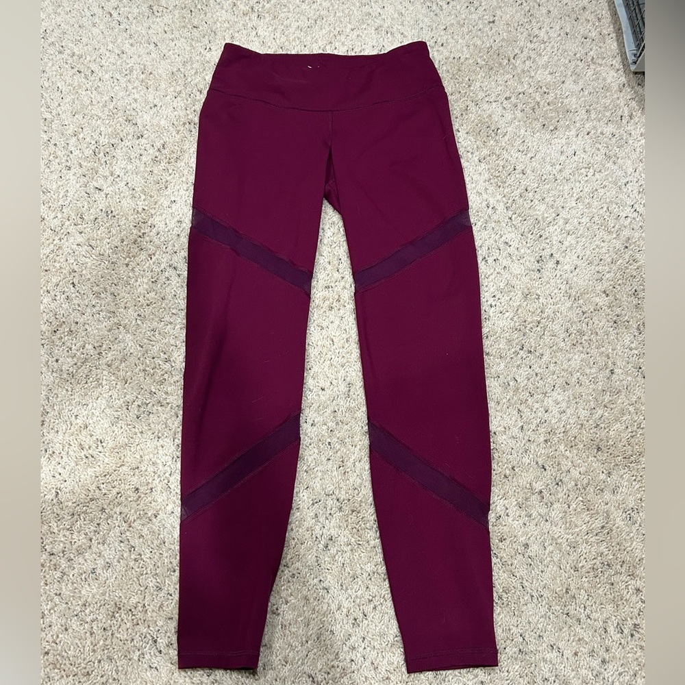 Old Navy Active Magenta/Violet Mesh Accent Leggings size M